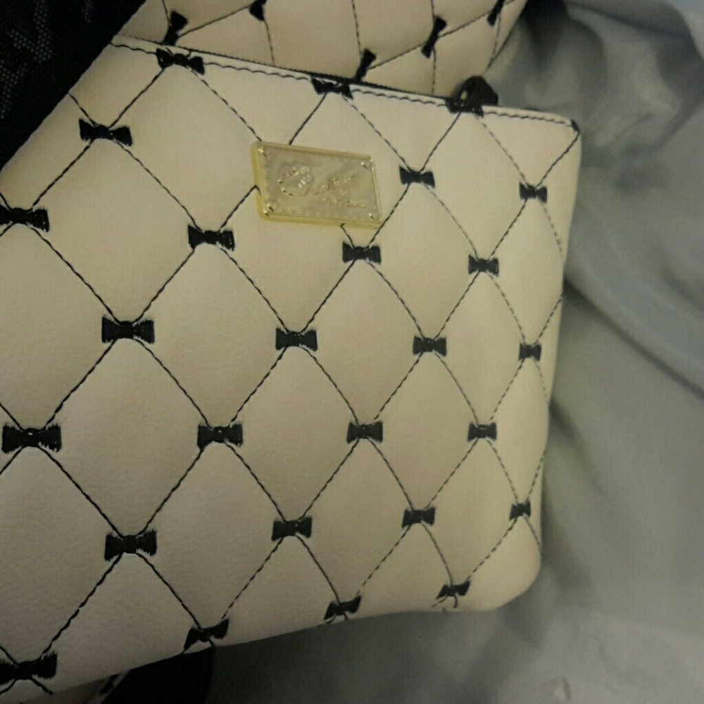 Betsey johnson LUV BETSEYweekender 2pc blkwht NWT - Picture 8 of 8